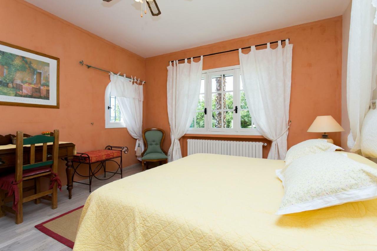 Mas Du Roc Bed & Breakfast グラース エクステリア 写真